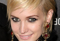 Ashlee-simpsons-pixie-cut-side